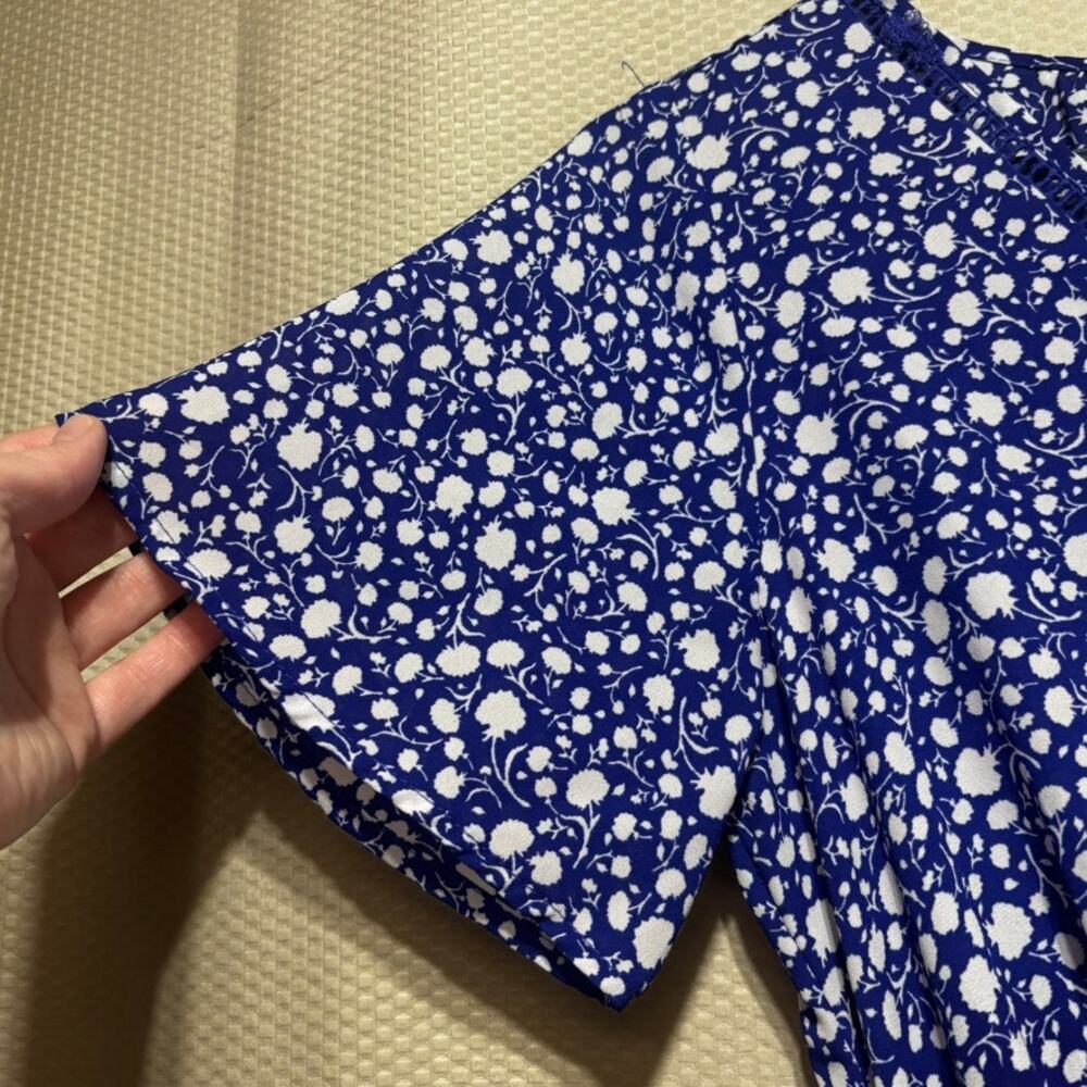 Sienna Sky Blue White Floral Wrap Mini Dress Medium Short Sleeve Button Waist - Picture 3 of 11